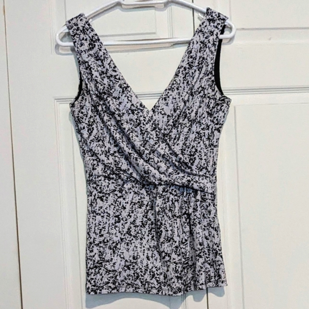 H&M Wrap Style Tank Top with Deep V Neckline Abstract Black & White Small